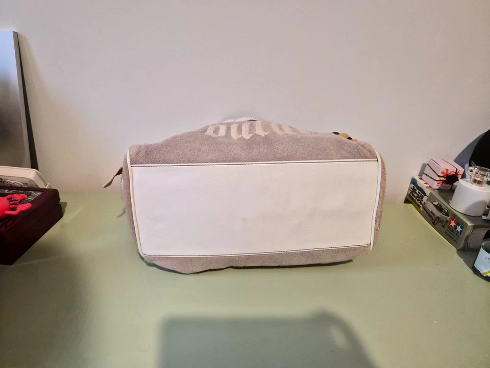 Juicy Couture Vintage Y2K Rare Tan Cream Daydreamer Bag Purse With Daisy Pin