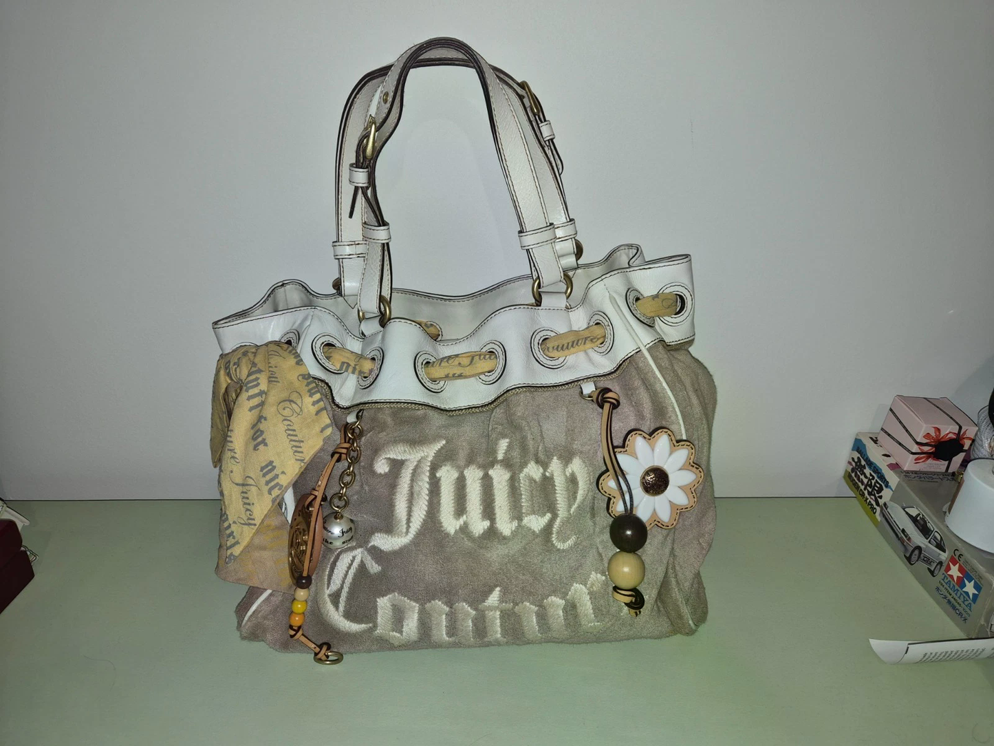 Juicy Couture Vintage Y2K Rare Tan Cream Daydreamer Bag Purse With Daisy Pin