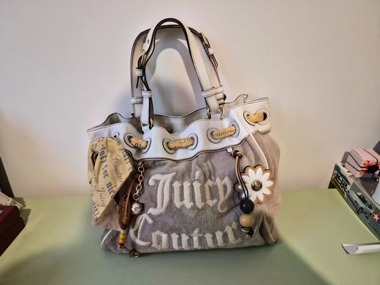 Juicy Couture Vintage Y2K Rare Tan Cream Daydreamer Bag Purse With Daisy Pin