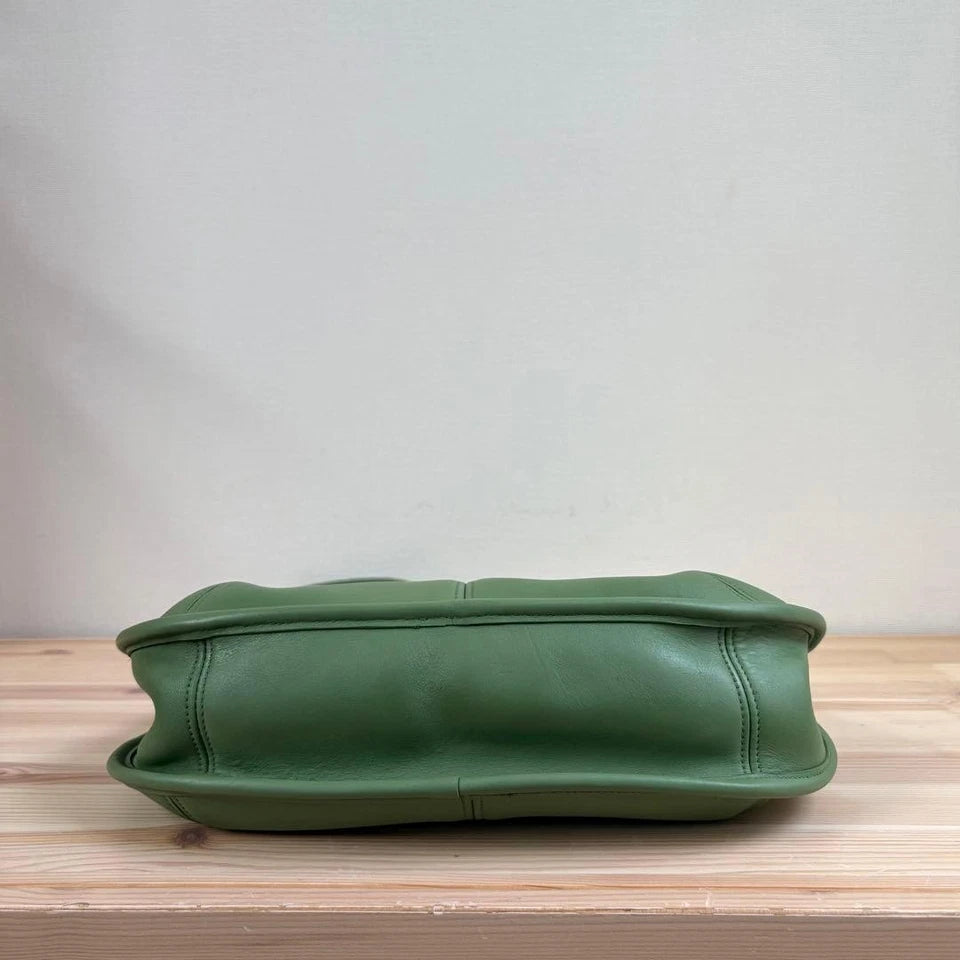 ViRare Authentic Vintage Coach Ergo Zip Bag Leaf Green