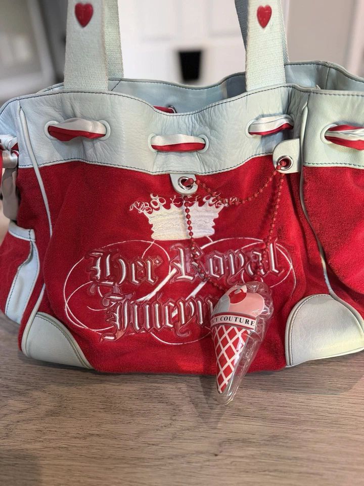 RARE VTG Juicy Couture “Her Royal Juicyness” Daydreamer Velour Bag